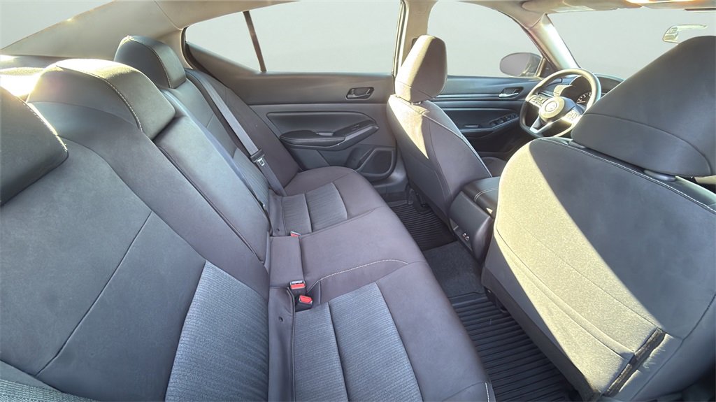 Used 2024 Nissan Altima 2.5 SV image 13