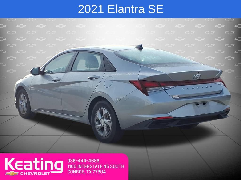 Used 2021 Hyundai Elantra SE image 2