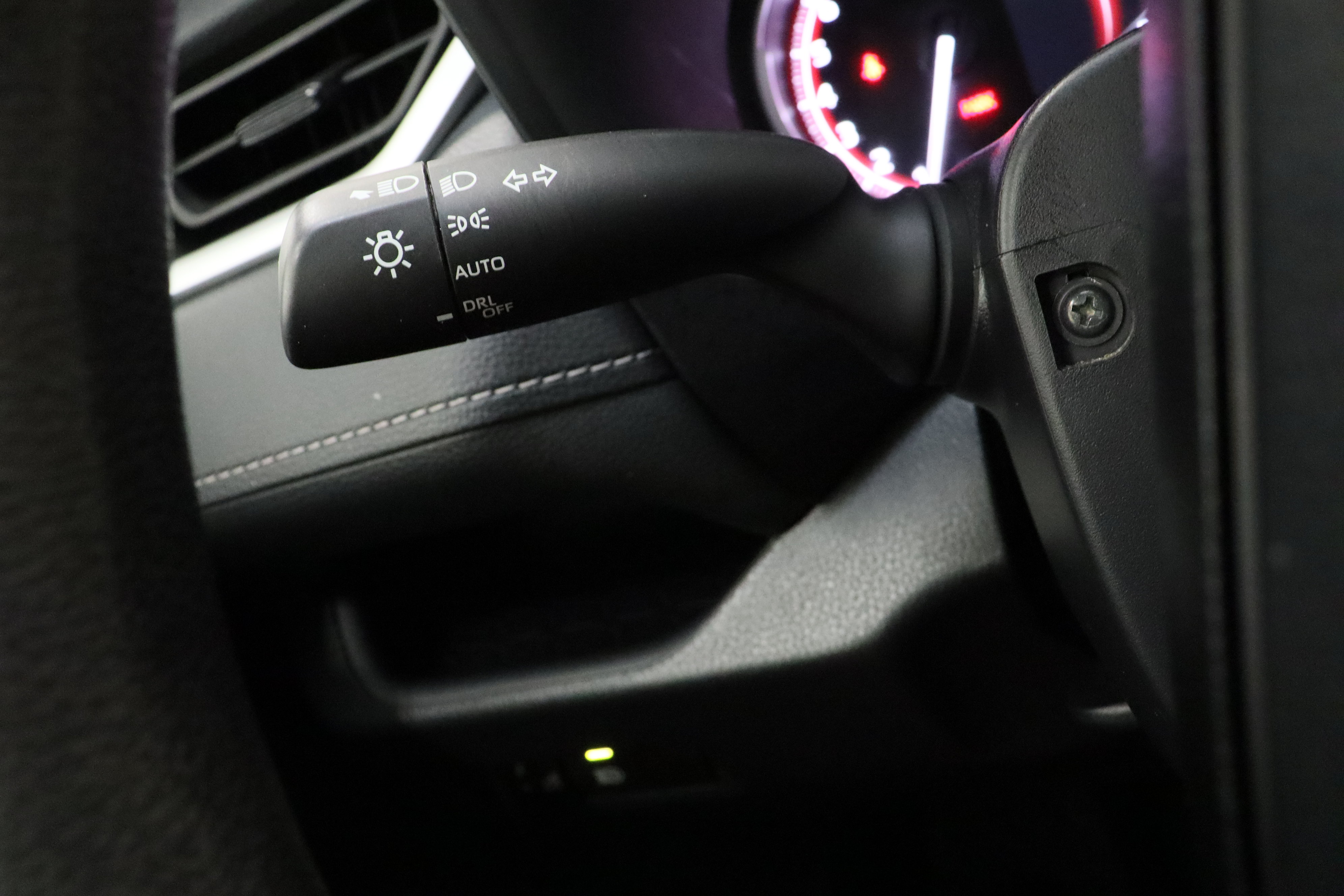 Used 2025 Toyota RAV4 XLE FWD image 25