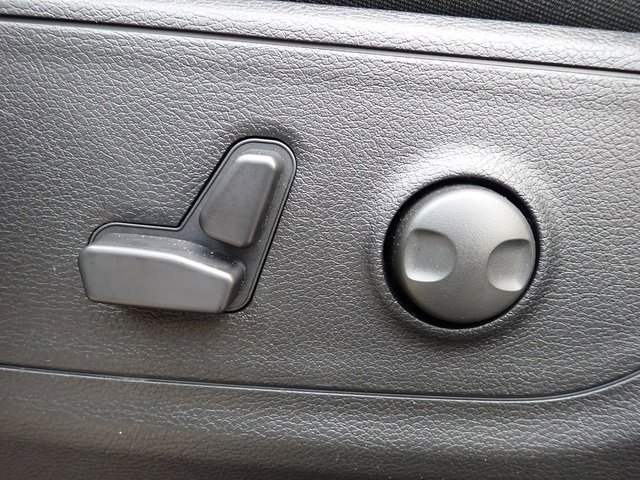 New 2026 RAM 1500 4x4 Crew Cab image 17