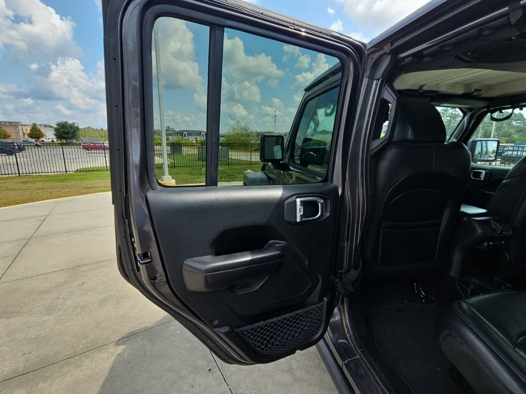 Used 2018 Jeep Wrangler Unlimited Sport S AWD/4WD image 14