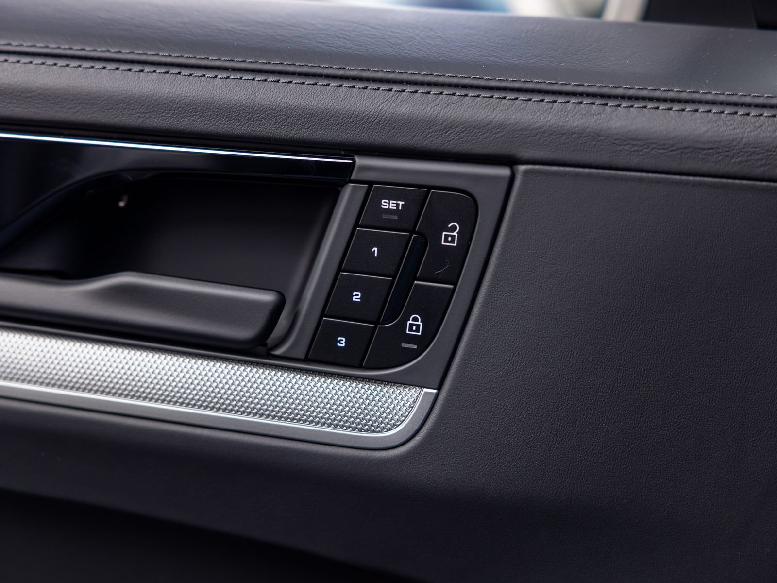 New 2026 Porsche Cayenne Coupe AWD/4WD image 44