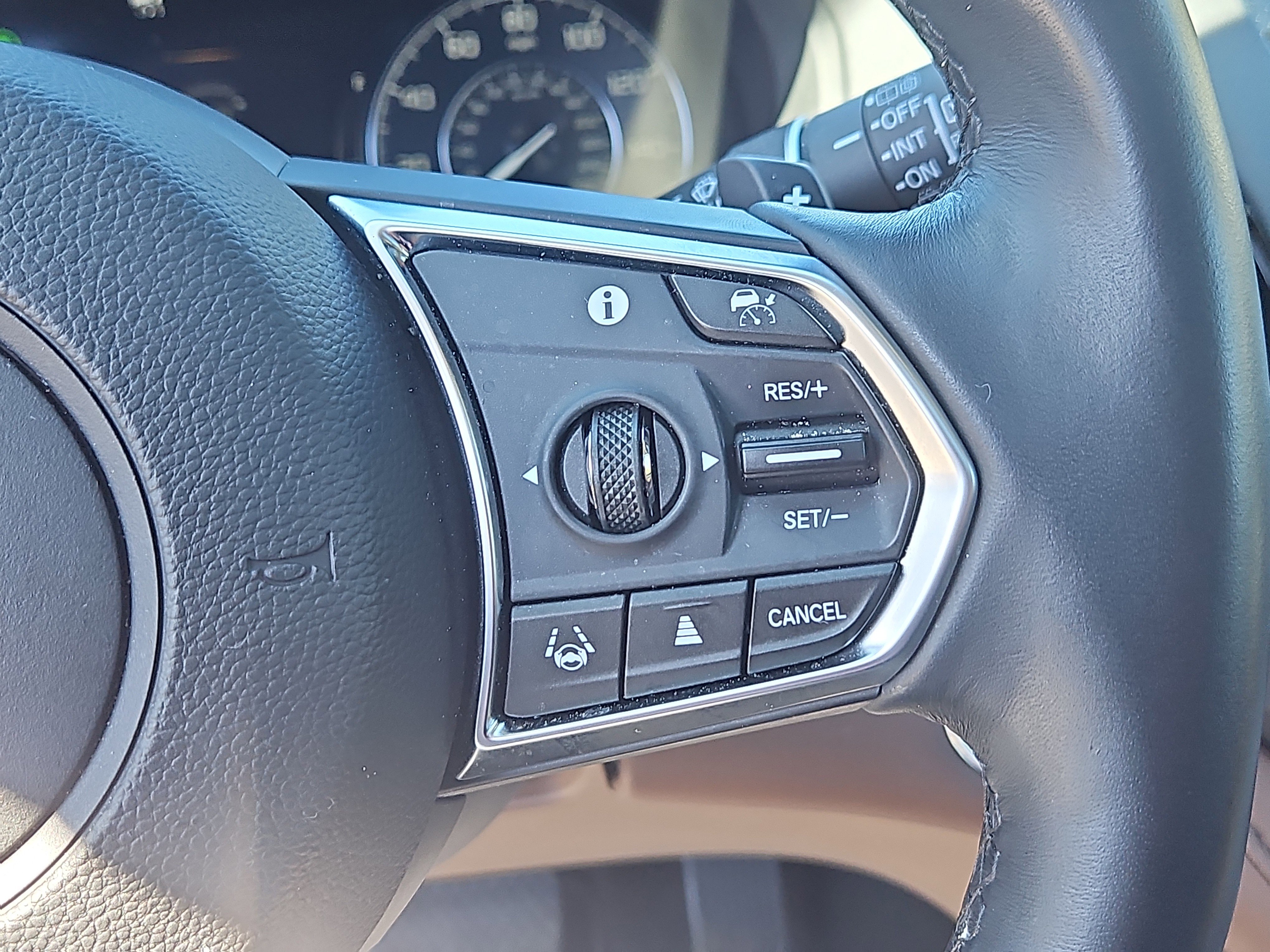 Used 2024 Acura RDX SH-AWD w/ Advance Package image 19