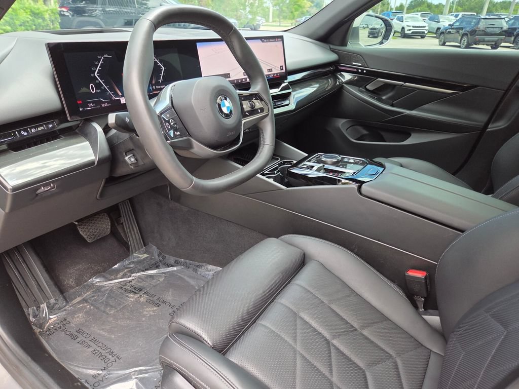 Used 2024 BMW 530i xDrive w/ Premium Package AWD/4WD image 28