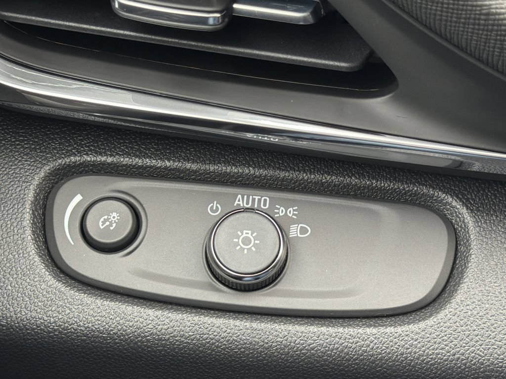 New 2026 Buick Envista Preferred w/ Convenience I Package FWD image 11