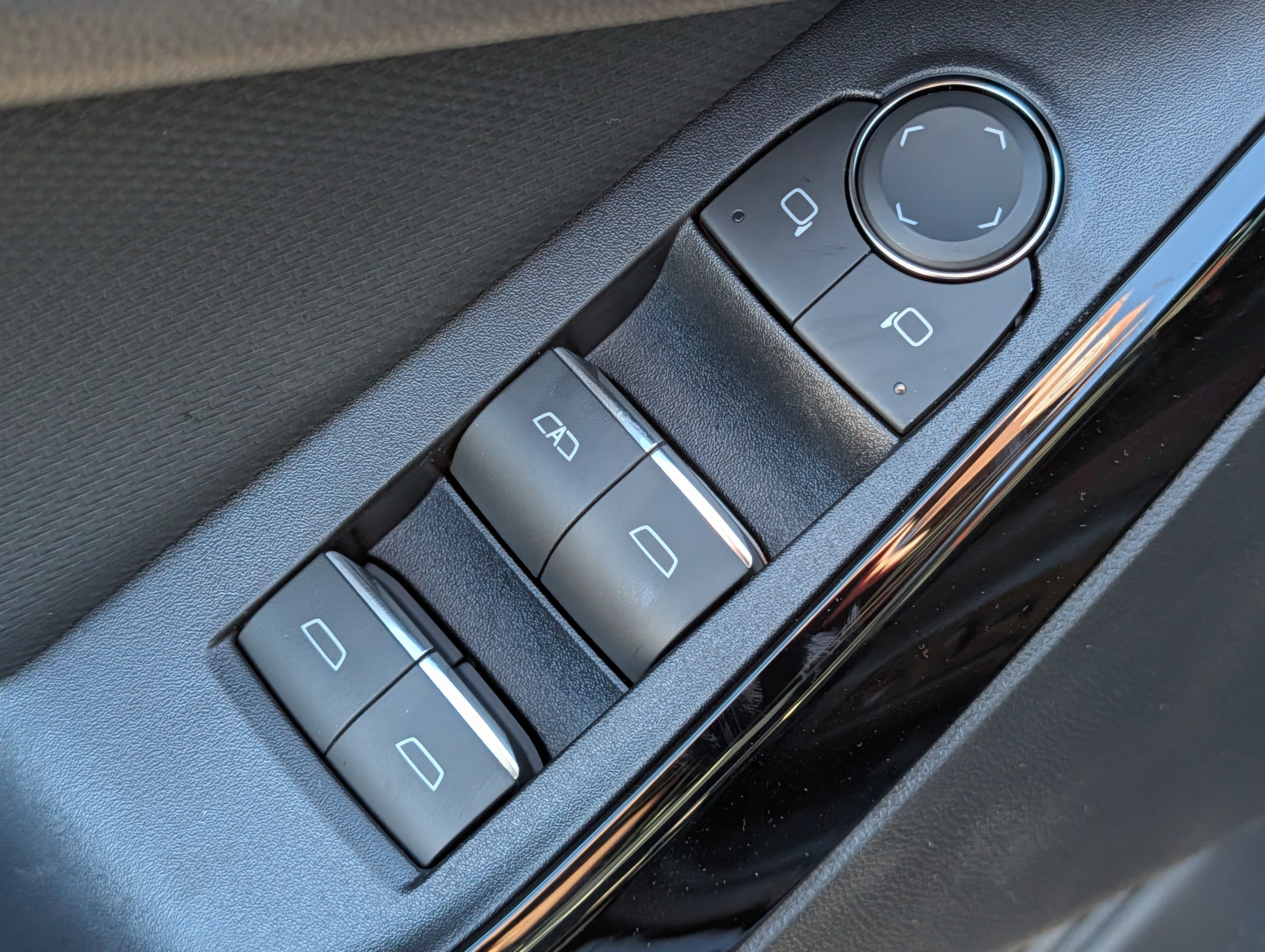 New 2027 Chevrolet Equinox RS w/ Safety and Technology Package AWD/4WD image 13