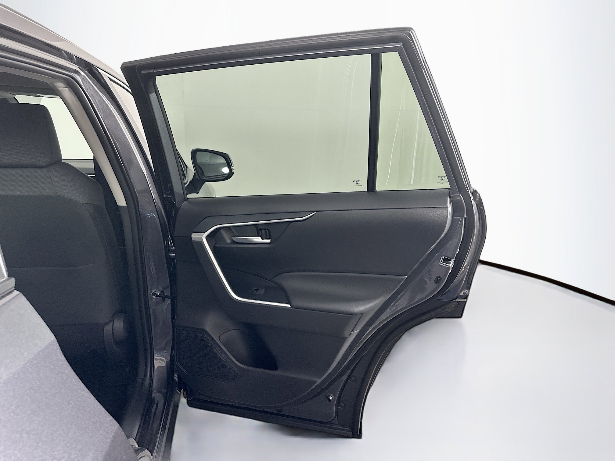 Used 2025 Toyota RAV4 XLE w/ Convenience Package image 32