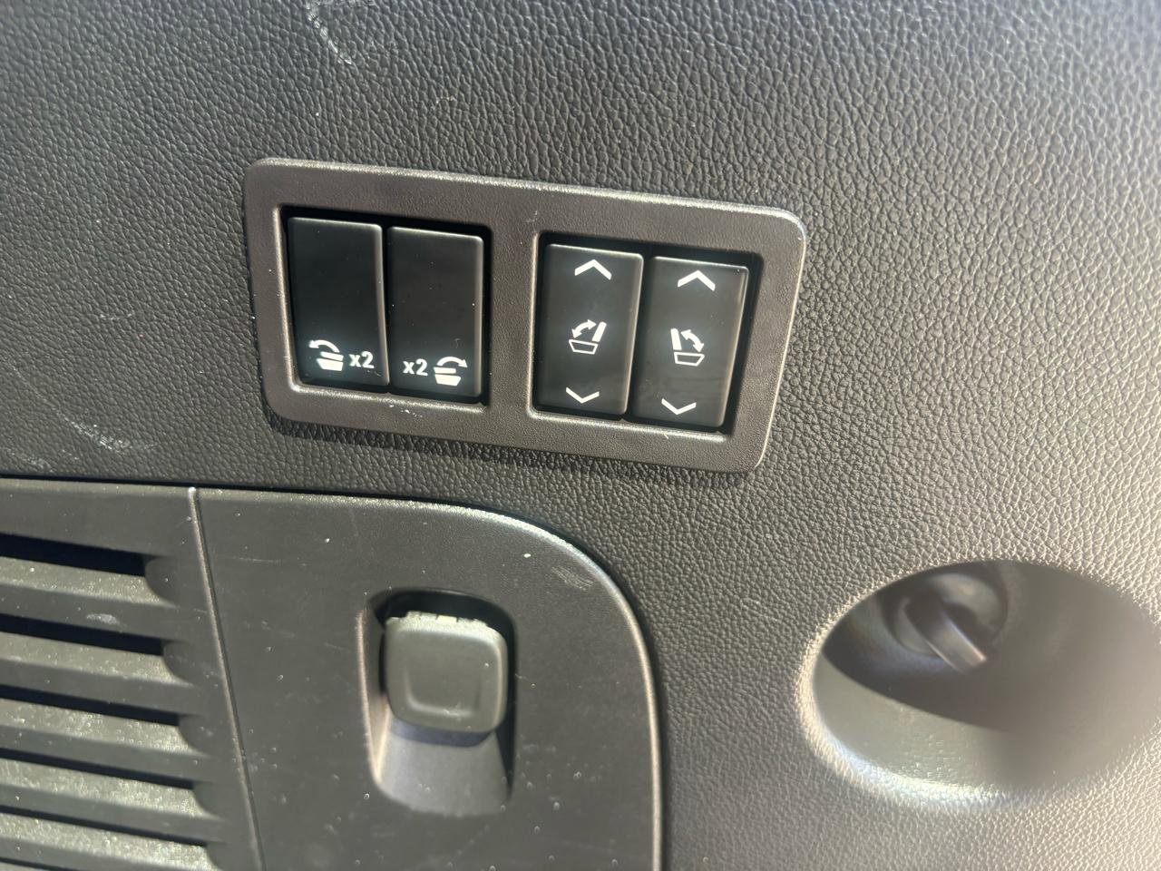 Used 2018 Chevrolet Tahoe LT AWD/4WD image 66