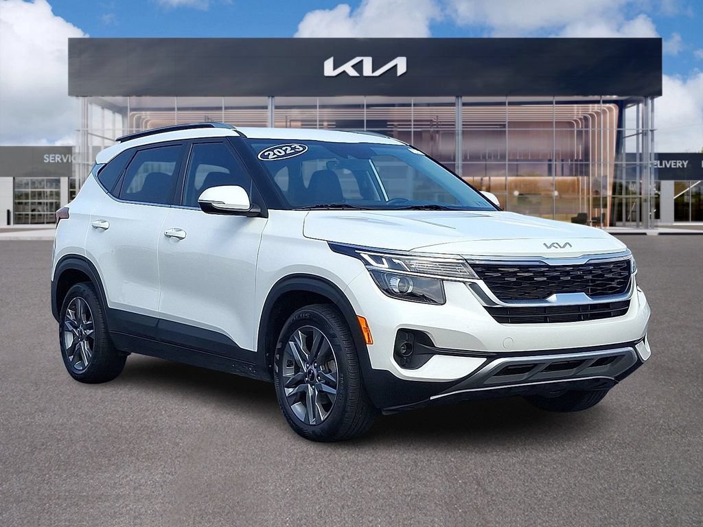 Certified 2023 Kia Seltos S FWD image 1