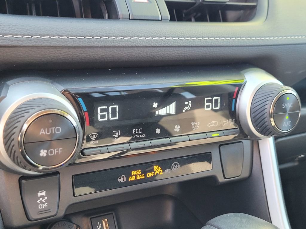 Used 2025 Toyota RAV4 XLE image 19