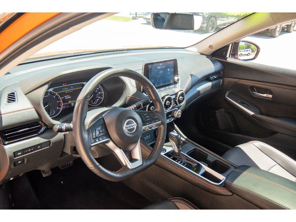 Used 2023 Nissan Sentra SR w/ SR Premium Package FWD image 13
