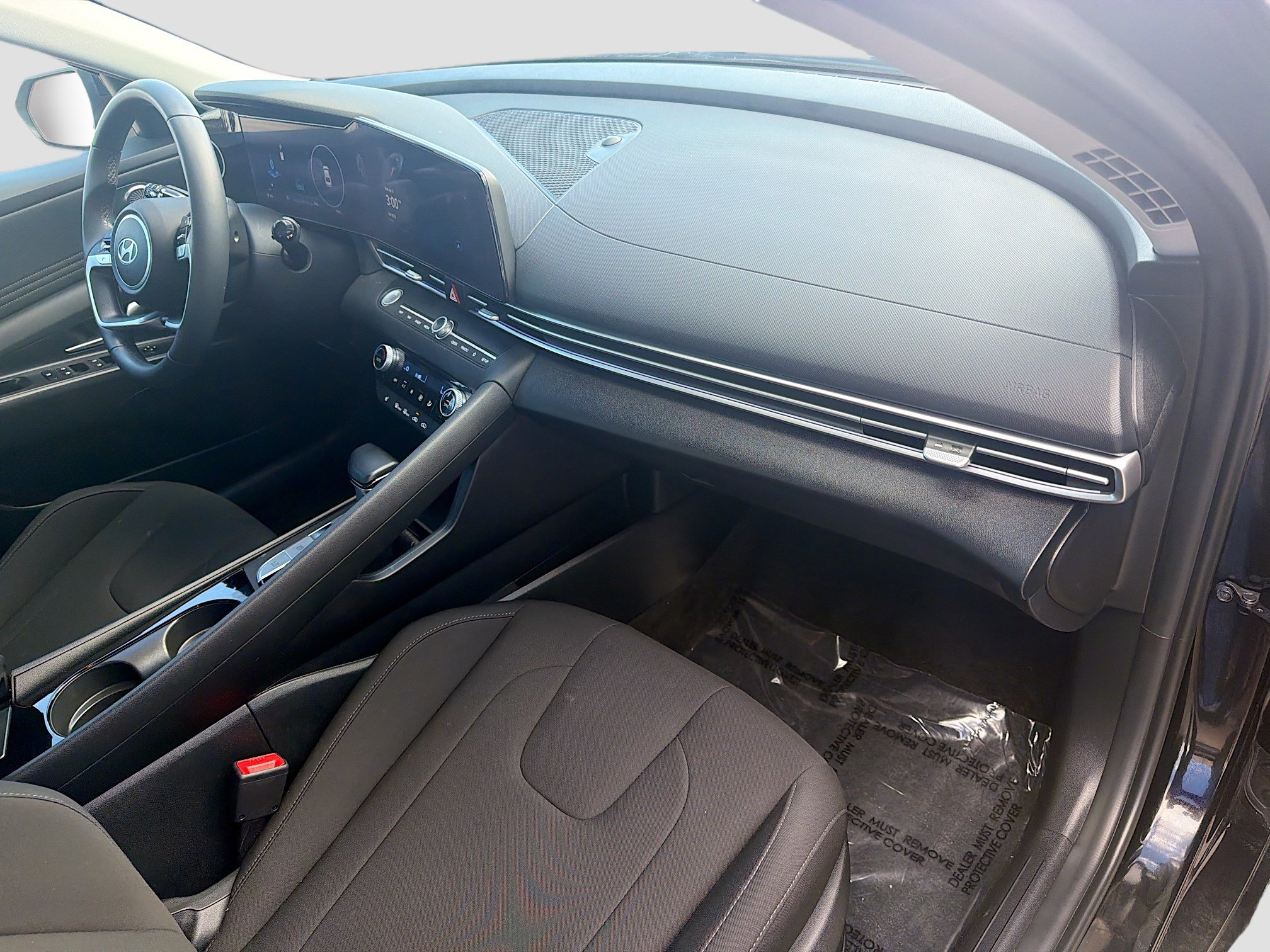 Used 2025 Hyundai Elantra SEL image 29