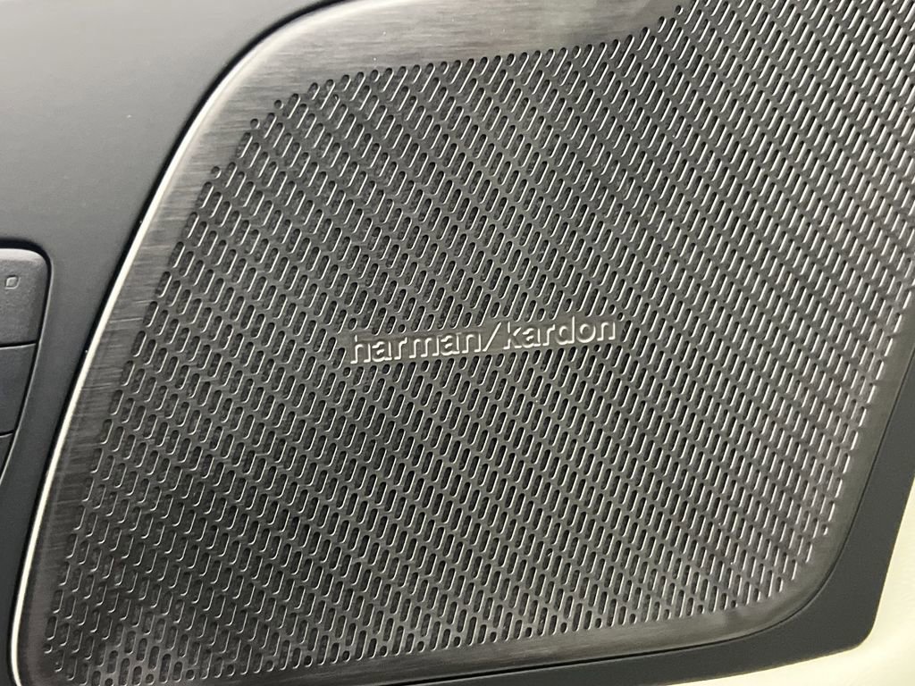 New 2026 Volvo XC60 B5 Ultra w/ Protection Package Premier image 11