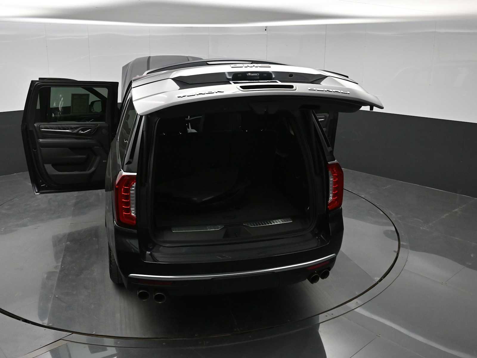 Used 2024 GMC Yukon XL Denali w/ Advanced Technology Package AWD/4WD image 44