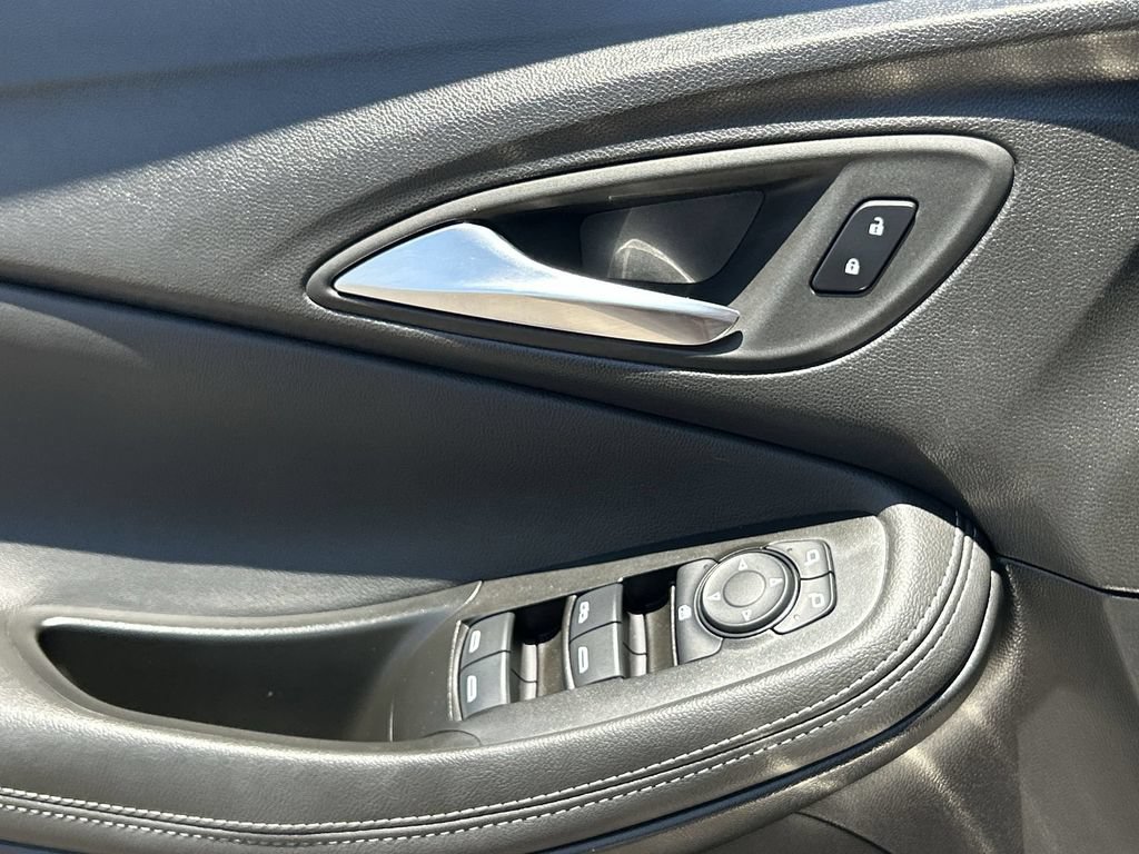 Used 2023 Buick Encore GX Select w/ Safety Package II FWD image 23