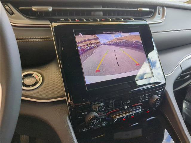 New 2025 Jeep Grand Cherokee L Altitude image 13