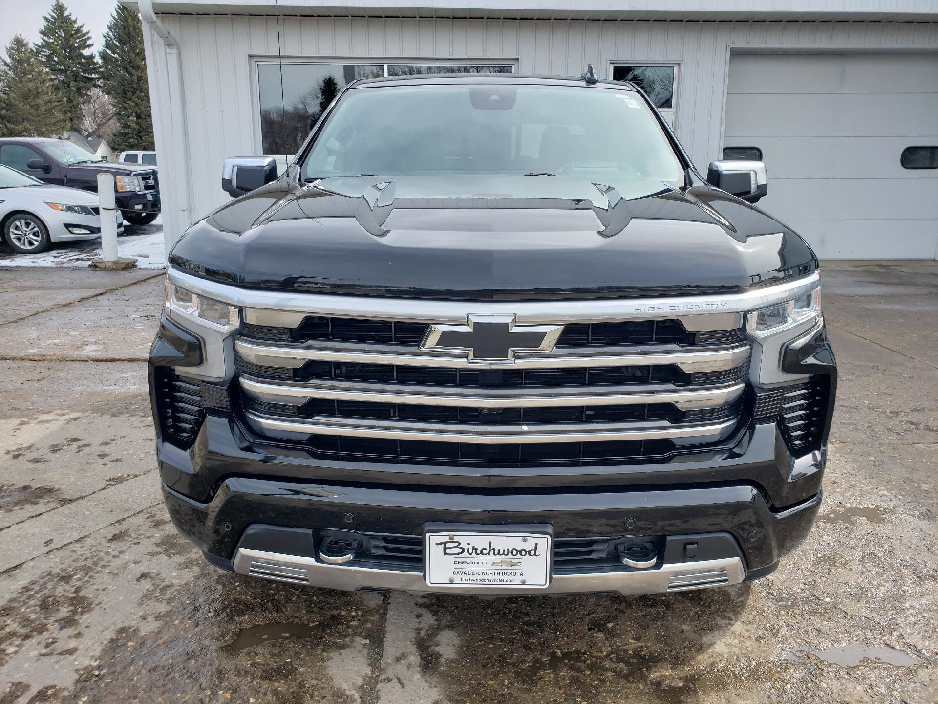 Used 2024 Chevrolet Silverado 1500 High Country w/ Technology Package AWD/4WD image 8