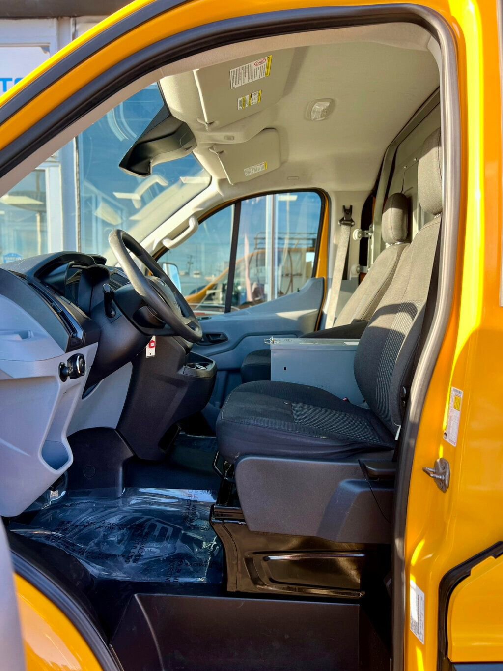 Used 2019 Ford Transit 250 130 Low Roof RWD image 15