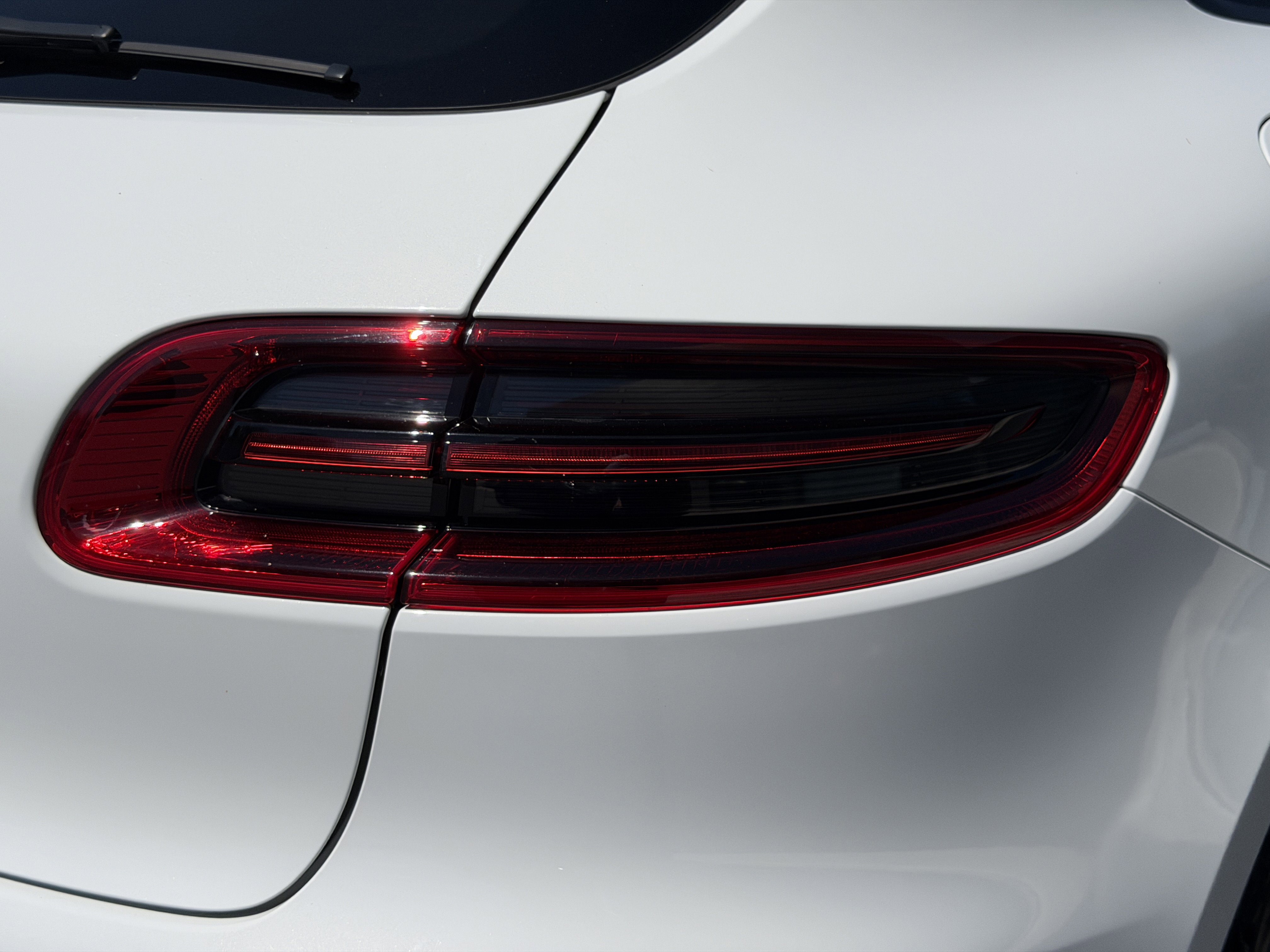 Certified 2017 Porsche Macan AWD/4WD image 13