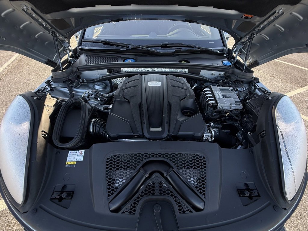 Used 2022 Porsche Macan S w/ Premium Package Plus image 35