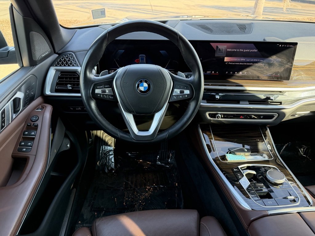 Used 2025 BMW X5 xDrive50e image 2