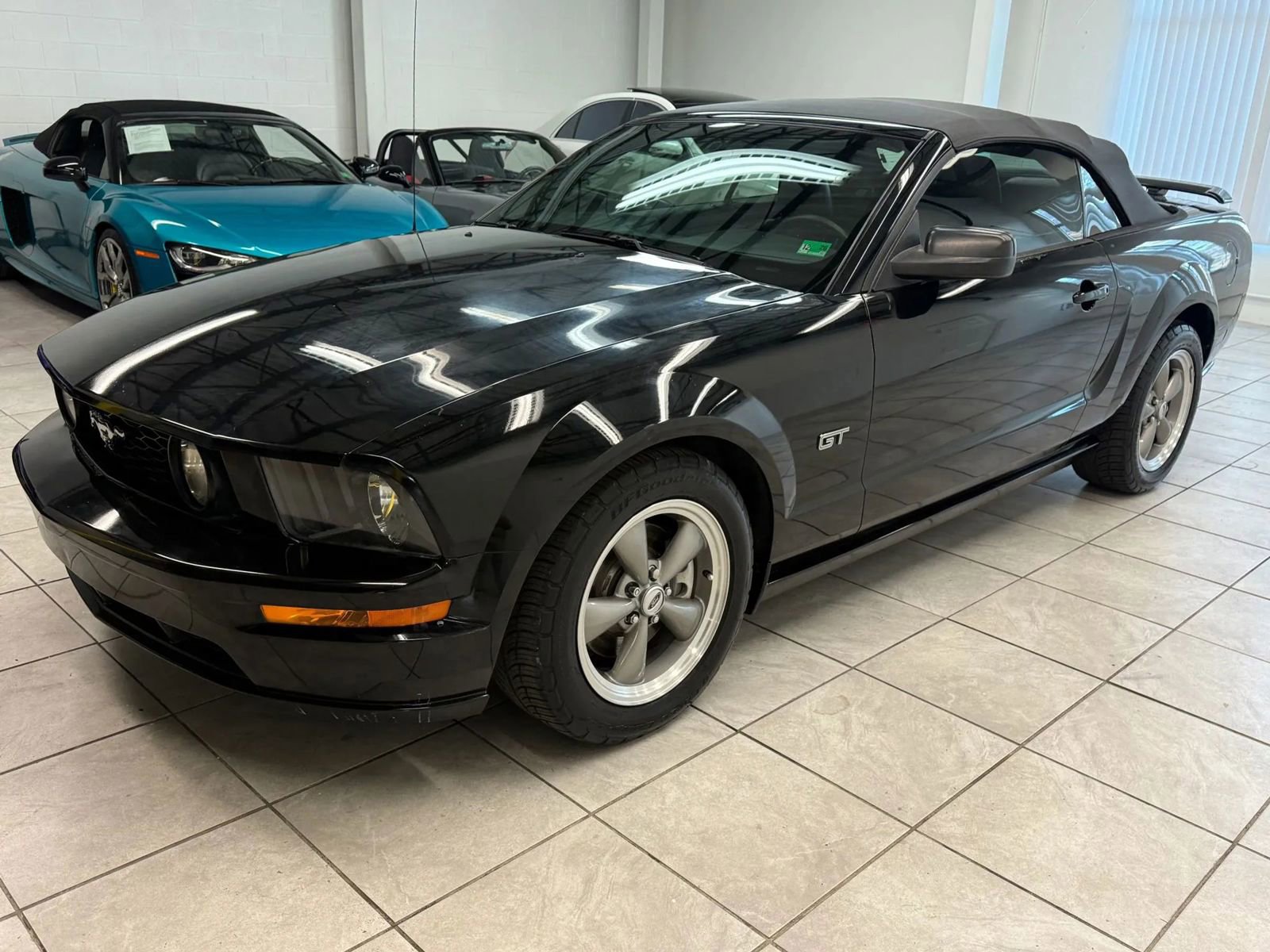 Used 2005 Ford Mustang GT RWD image 3