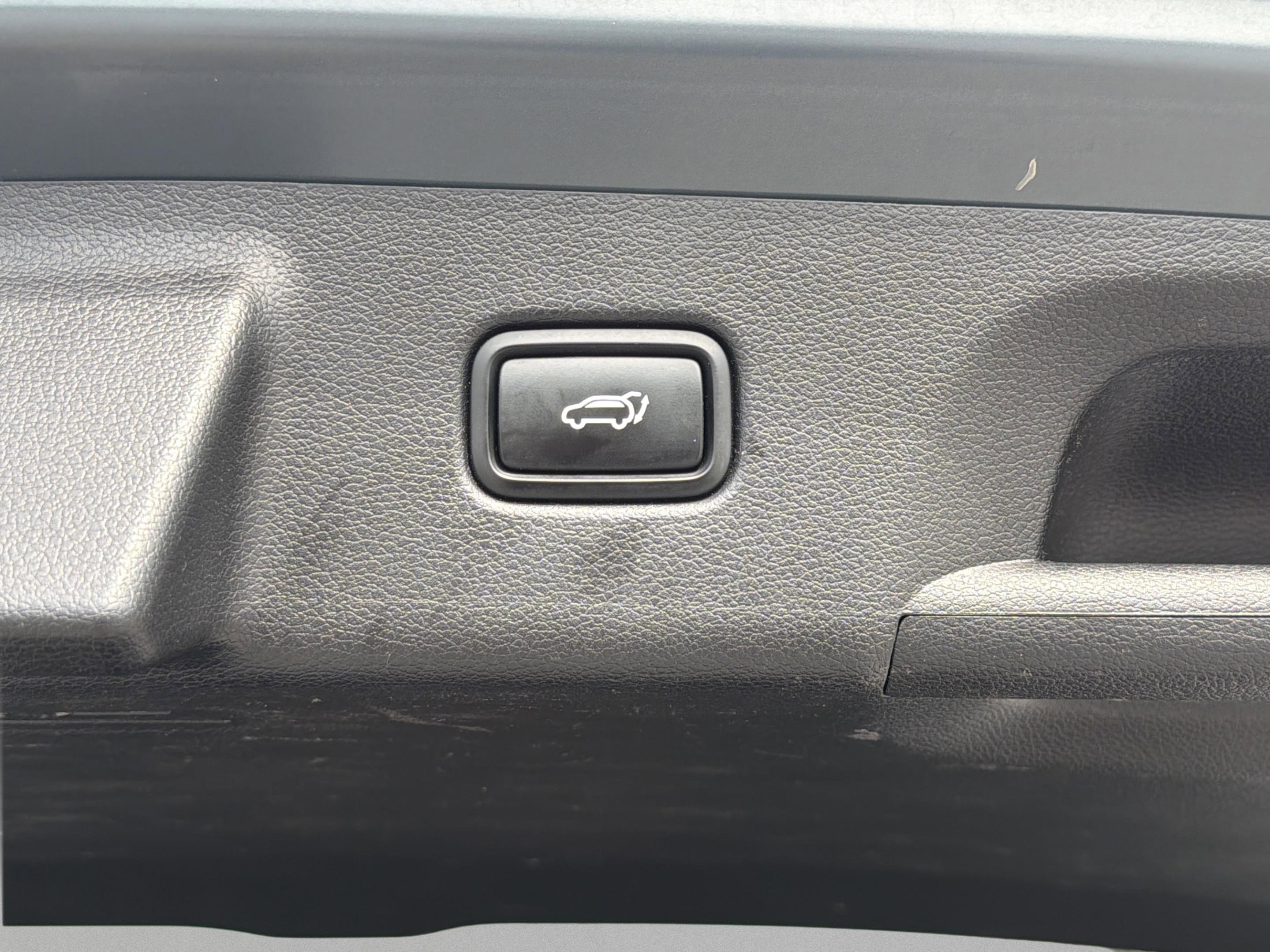 Used 2020 Hyundai Palisade SEL w/ Premium Package FWD image 32