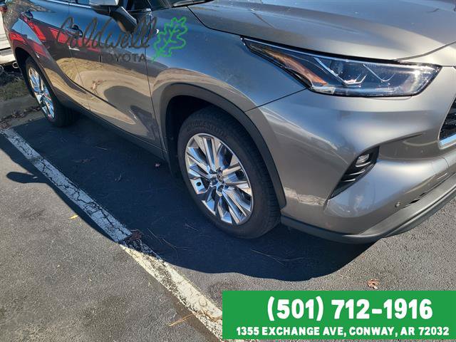Used 2026 Toyota Highlander Limited AWD/4WD image 4