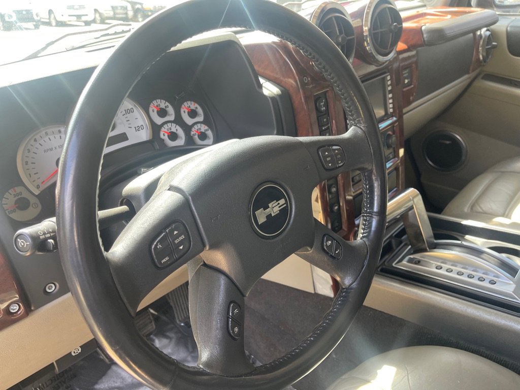 Used 2004 HUMMER H2 w/ Preferred Equipment Group image 34
