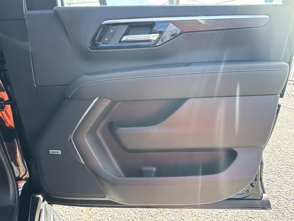 New 2026 Chevrolet Suburban Premier image 15