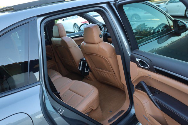 Used 2014 Porsche Cayenne GTS AWD/4WD image 54