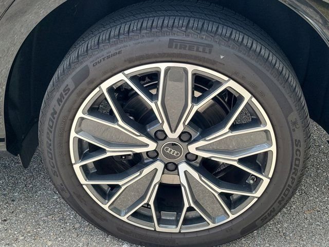 Certified 2025 Audi Q5 Premium Plus w/ Premium Plus image 10