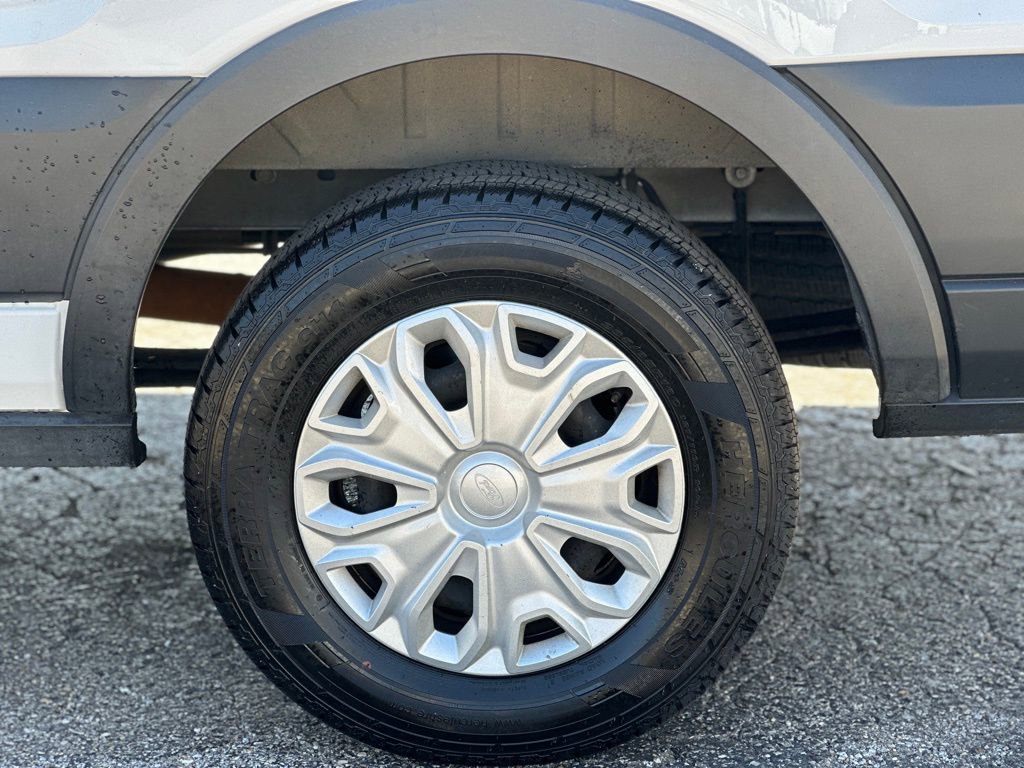 Used 2023 Ford Transit 350 XLT image 29