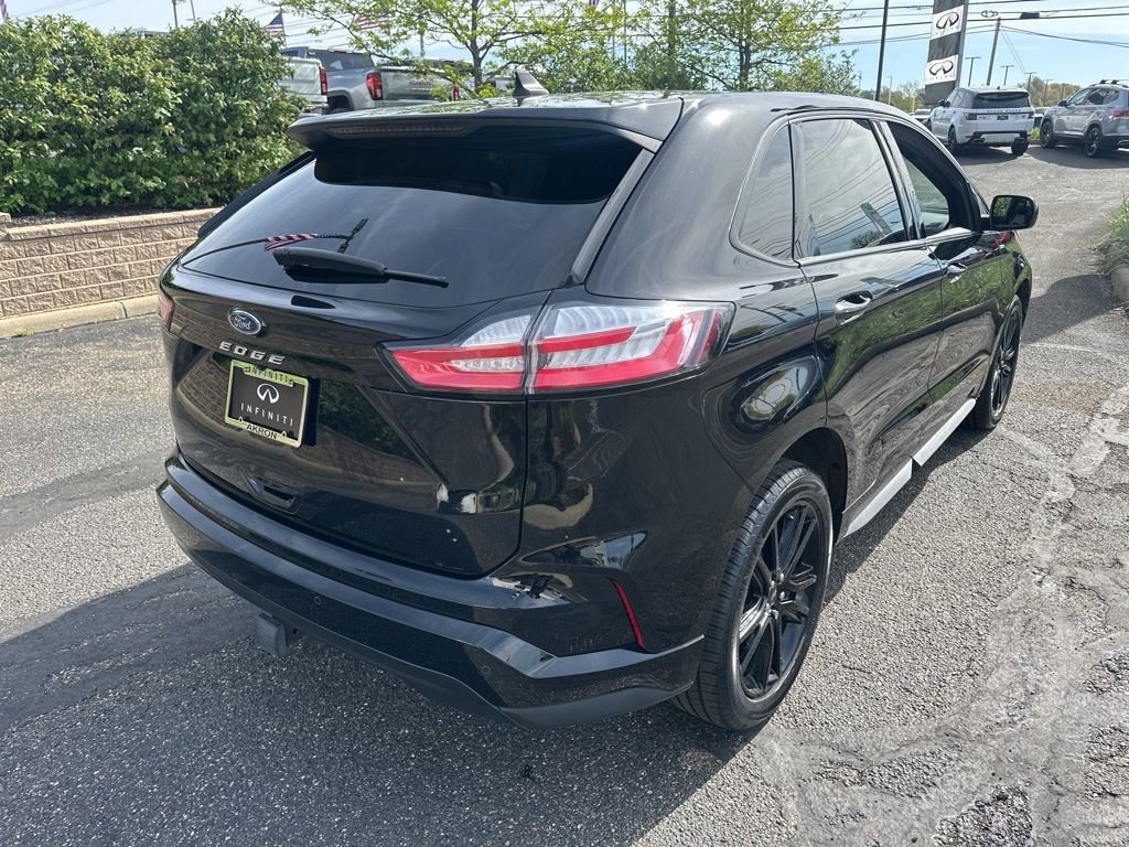 Used 2023 Ford Edge ST-Line w/ Class II Trailer Tow Package AWD/4WD image 13