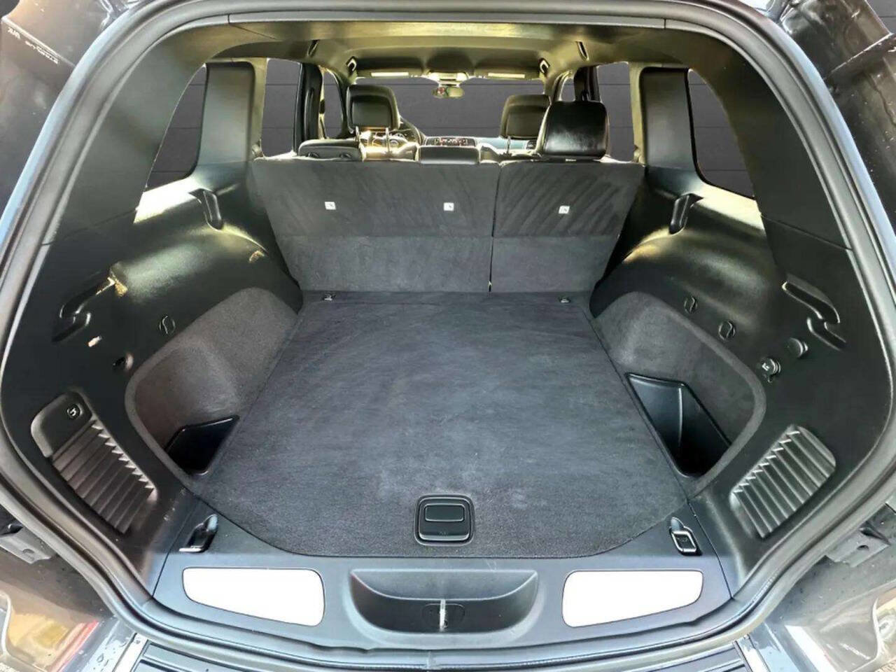 Used 2019 Jeep Grand Cherokee Limited AWD/4WD image 26