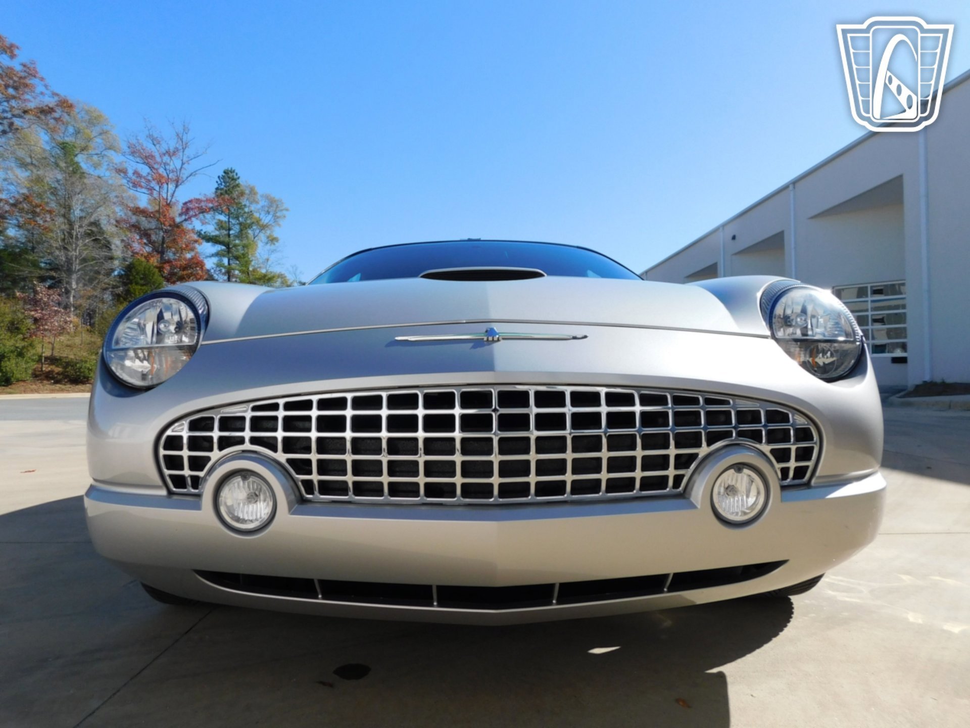 Used 2005 Ford Thunderbird image 3