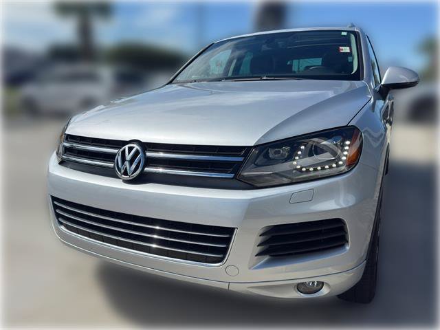 Used 2014 Volkswagen Touareg Sport AWD/4WD image 3