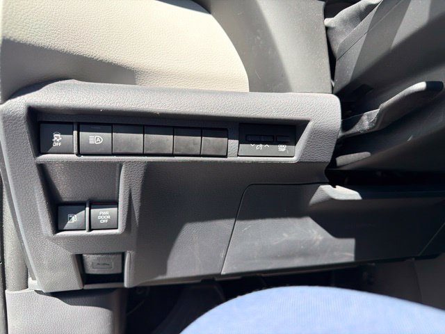 Used 2023 Toyota Sienna XLE w/ XLE Plus Package FWD image 19