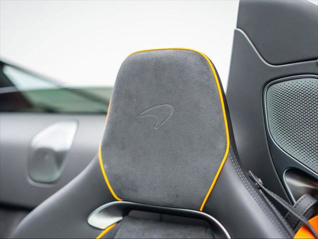 Used 2025 McLaren Artura image 13