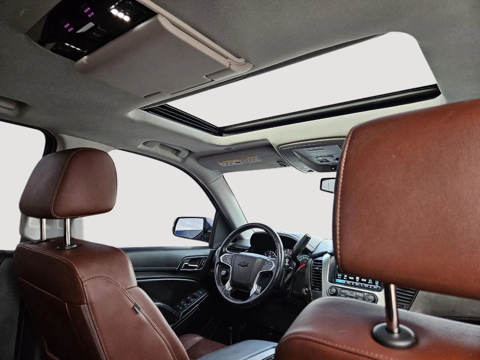 Used 2019 Chevrolet Suburban Premier w/ Premier Plus Edition image 37