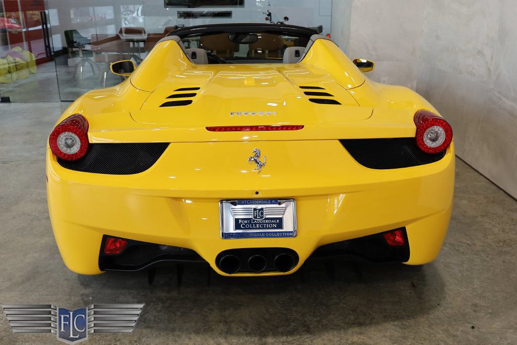 Used 2015 Ferrari 458 Spider RWD image 8