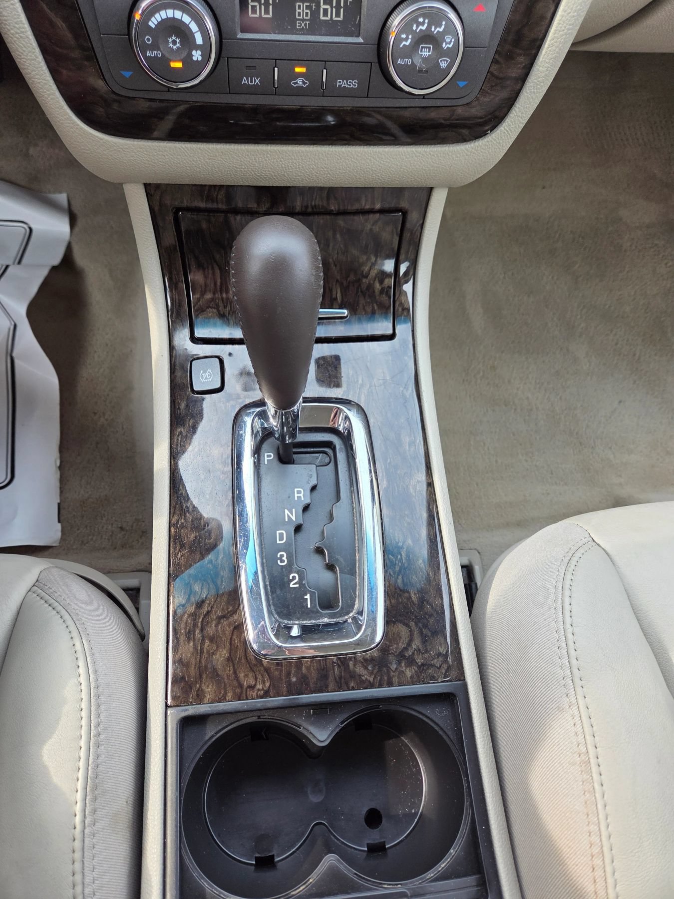 Used 2011 Cadillac DTS Luxury FWD image 26