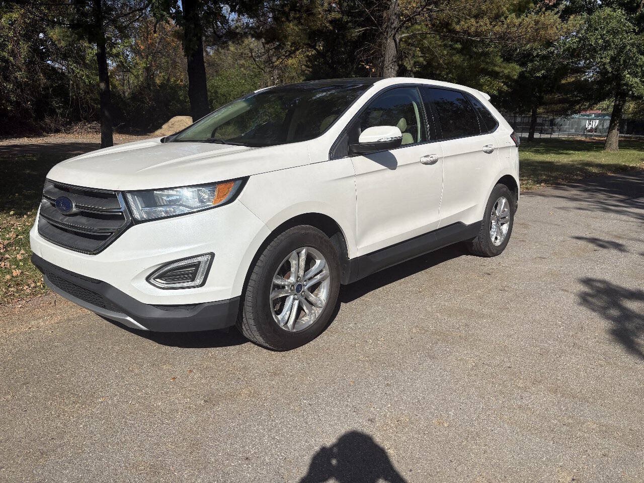 Used 2015 Ford Edge SEL w/ Equipment Group 201A AWD/4WD image 2