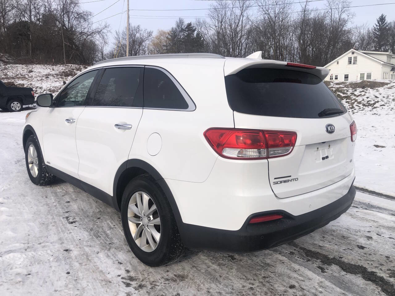 Used 2016 Kia Sorento LX w/ LX Convenience Package image 5