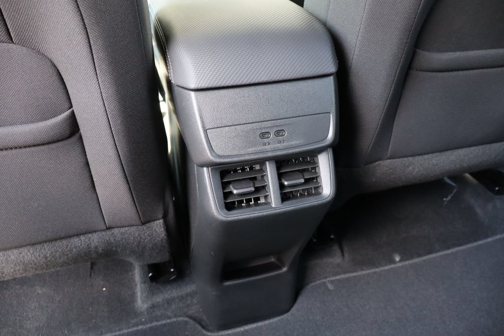 Used 2025 Chevrolet Equinox LT FWD image 34