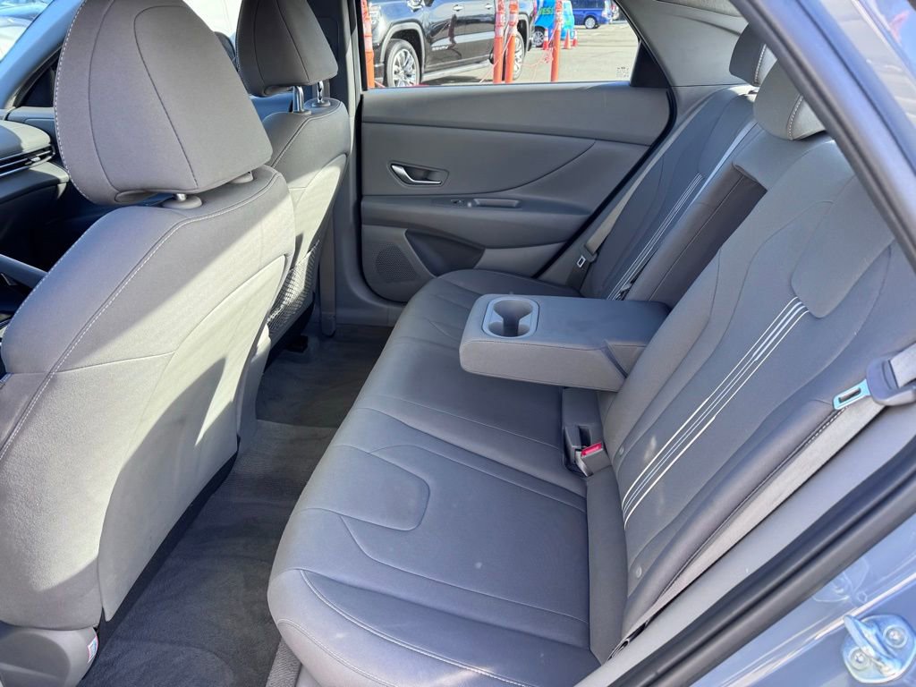 Used 2022 Hyundai Elantra SEL w/ Convenience + Premium Package image 36