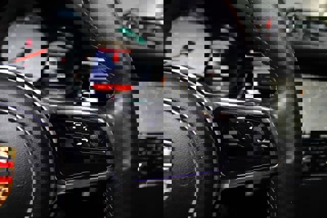 Used 2015 Porsche Macan S w/ Premium Package Plus image 18