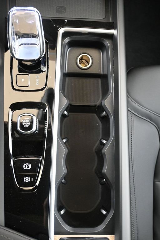 New 2026 Volvo XC60 B5 Plus w/ Climate Package image 34