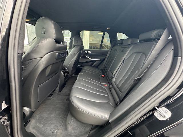 Used 2021 BMW X5 xDrive40i w/ Premium Package image 19