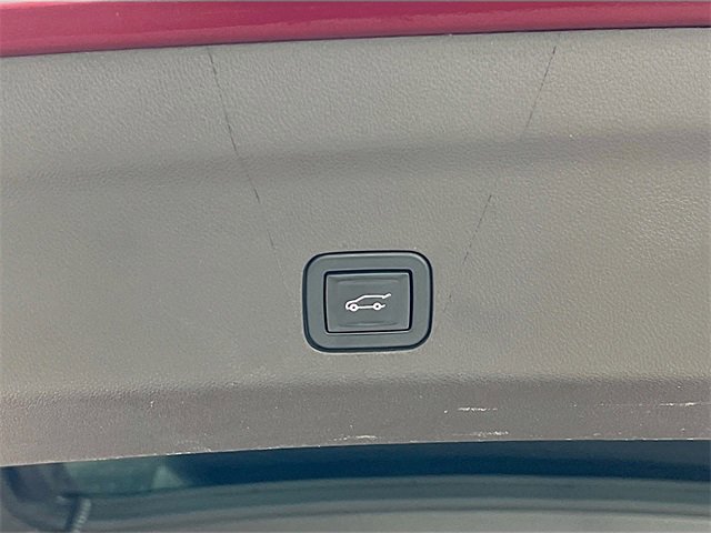 Used 2023 GMC Yukon SLT w/ SLT Luxury Package image 28